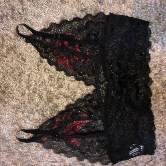 Lace flower bralette top - Picture 2 of 3